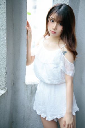 加勒比女海盗2未删减版2008