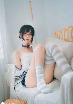 海棠经雨胭脂透