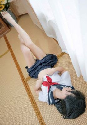 《漂亮的女邻居》三级